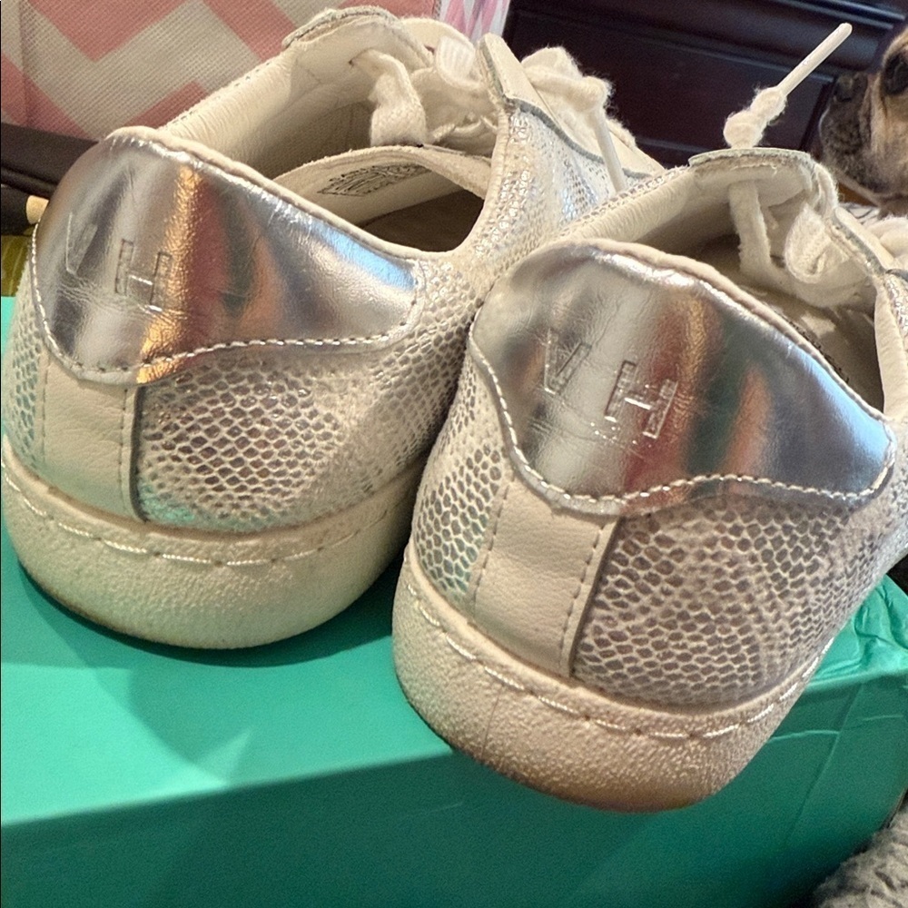 Silver and White Women's Sneaker Vintage Havana 7.5 tennis shoes designer silver - Picture 6 of 8